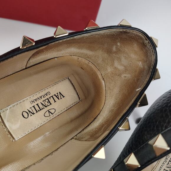 Valentino Black Pebbled Garavani Rockstud Pointed Toe Pump Heel Size 37 1/2 - Picture 11 of 12